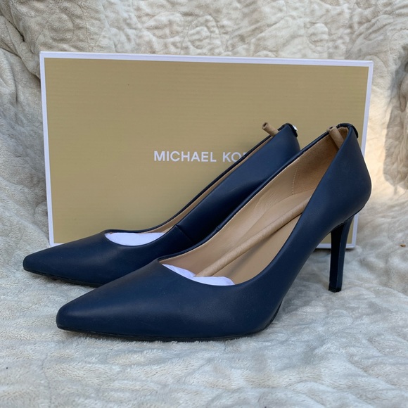 Michael Kors Navy Angie Pump *Like New*